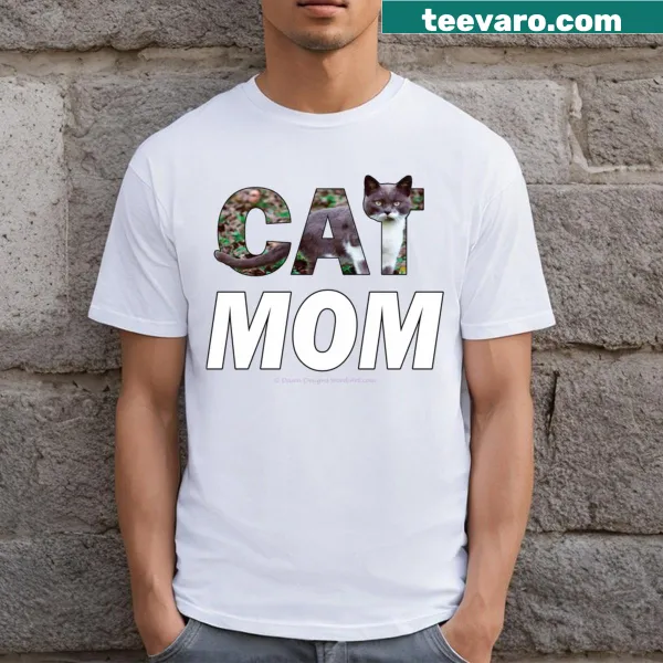 T-shirt with a watercolor design of grey and white cats