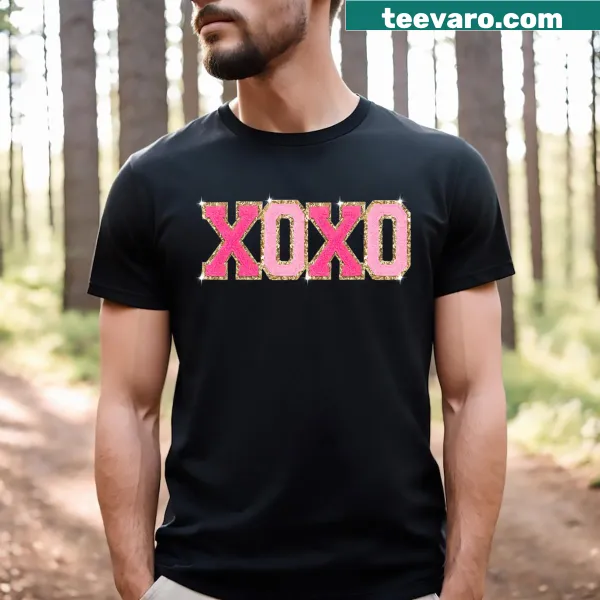 Valentine's Day T-shirt with sparkling heart and xoxo graphic