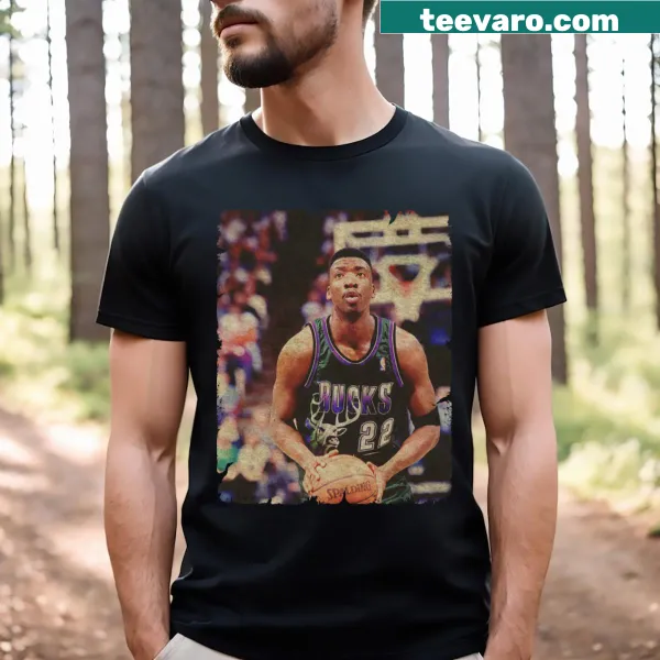 Milwaukee Bucks t-shirt featuring Johnny Newman 22
