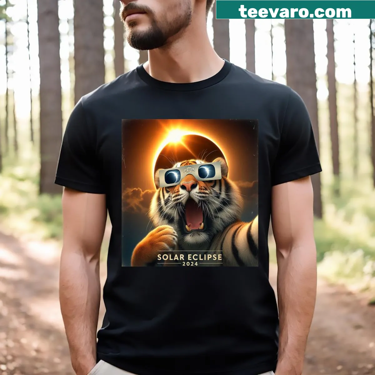 Cartoon tiger t-shirt with funny selfie theme and solar eclipse — on a men's t-shirt