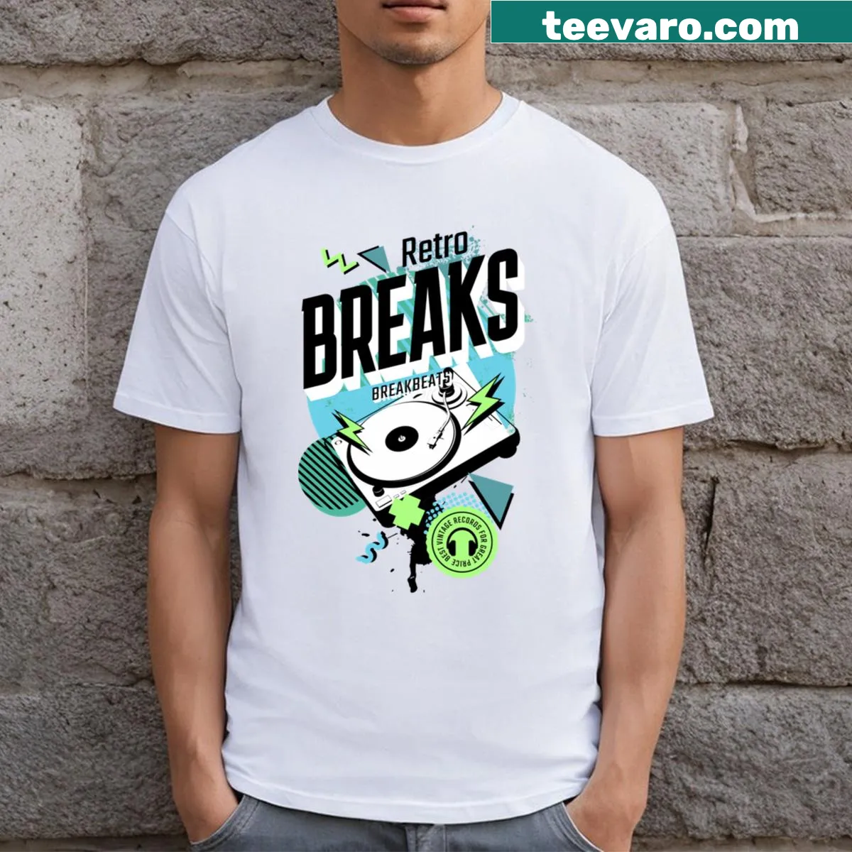 Retro T-shirt with a design featuring turntables and breakbeat music — on a men's t-shirt