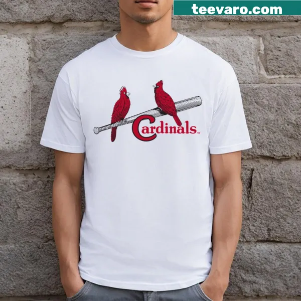 Vintage St. Louis Cardinals old baseball logo on t-shirt