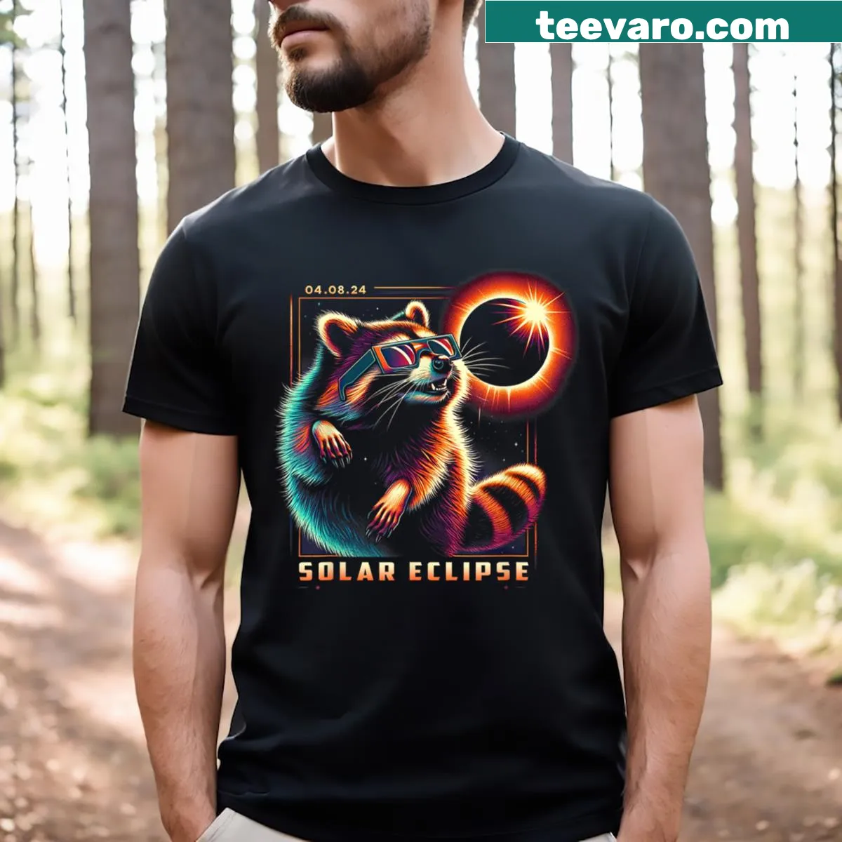 Cartoon raccoon in sunglasses howling at the solar eclipse — on a men's t-shirt