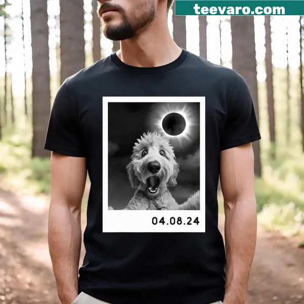Goldendoodle dog taking a selfie solar eclipse t-shirt