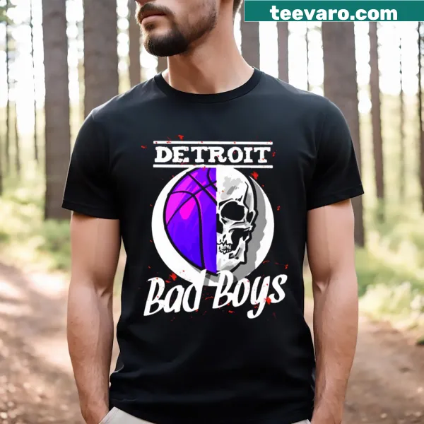 Essential T-shirt featuring basketball-themed design