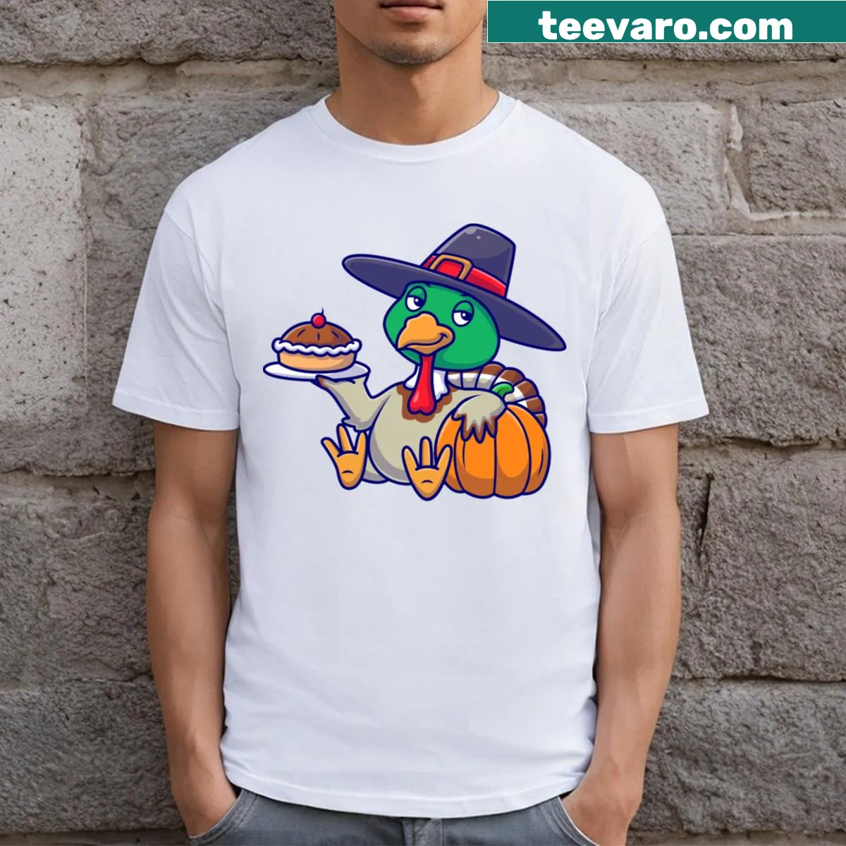 Fun Thanksgiving cartoon with chicken and turkey on a shirt — on a men's t-shirt