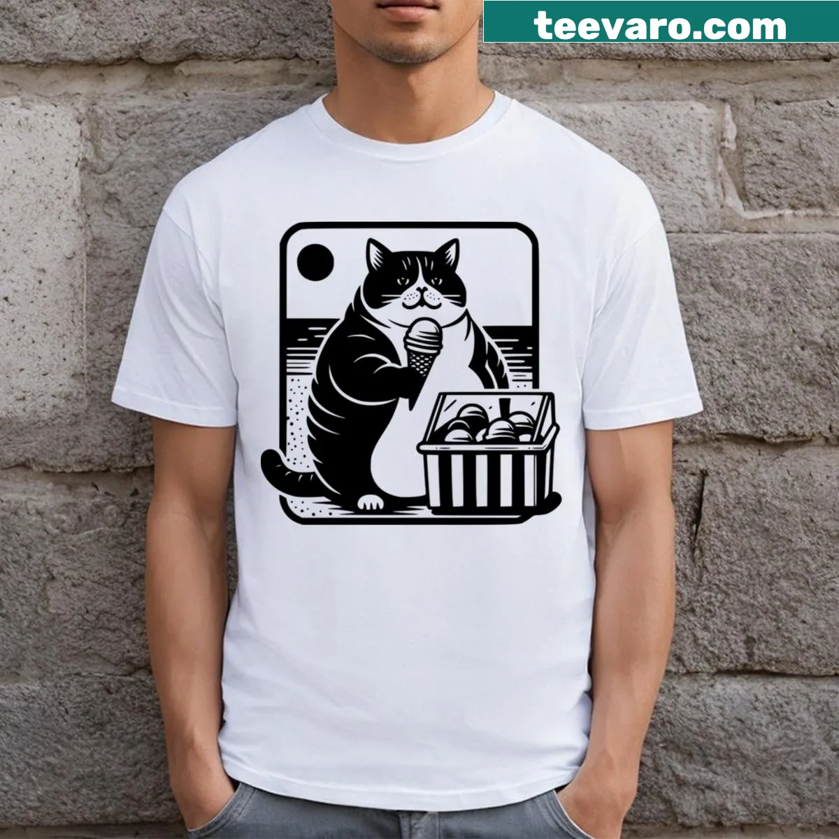 Cute T-shirt with an illustration of an ice cream cone — on a men's t-shirt