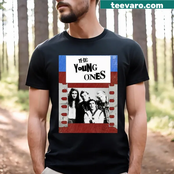 Vintage-style T-shirt featuring the year 1982