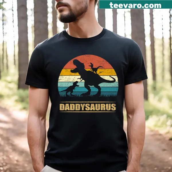 Funny T-shirt with 'Daddysaurus' cartoon design