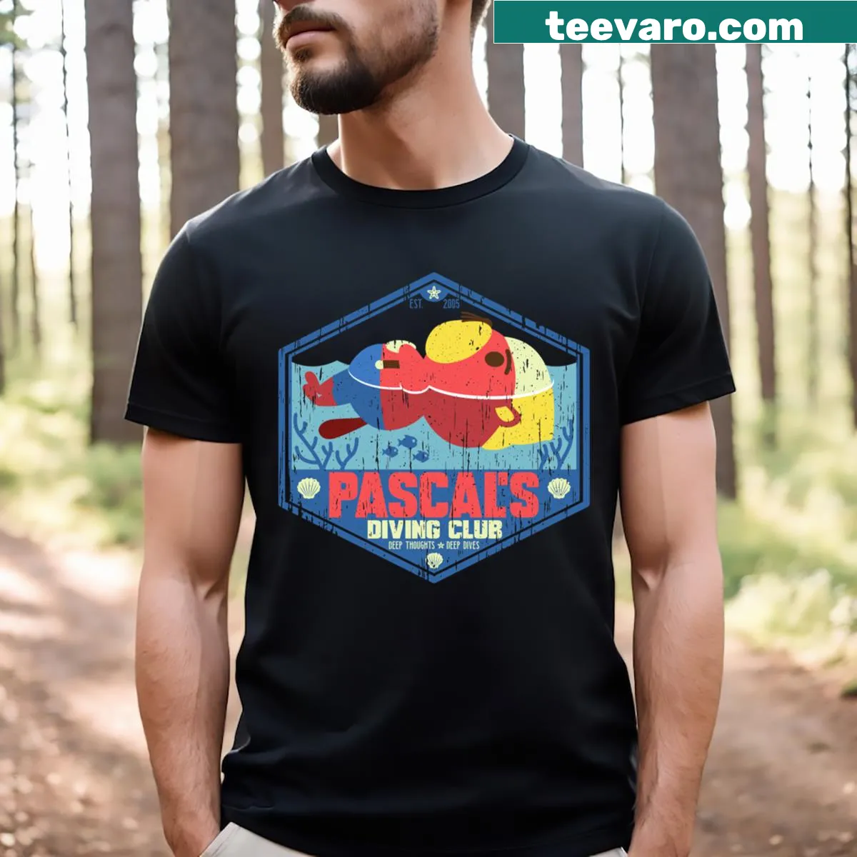 Vintage-style T-shirt representing a diving club with ocean graphics — on a men's t-shirt