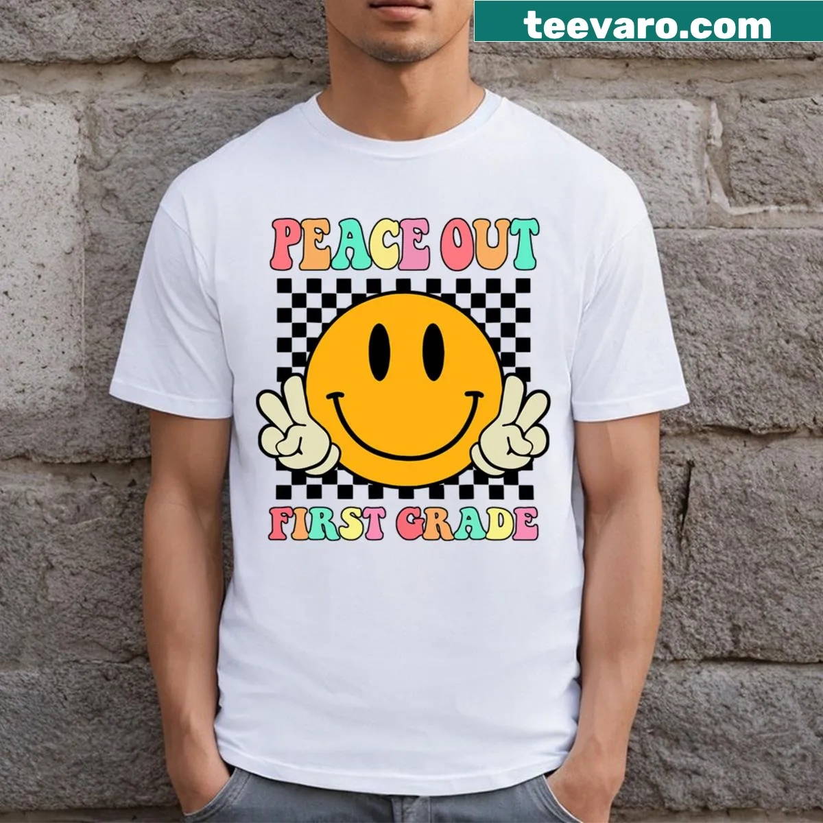 Cute T-shirt with 'Peace Out' for first graders graduating — on a men's t-shirt