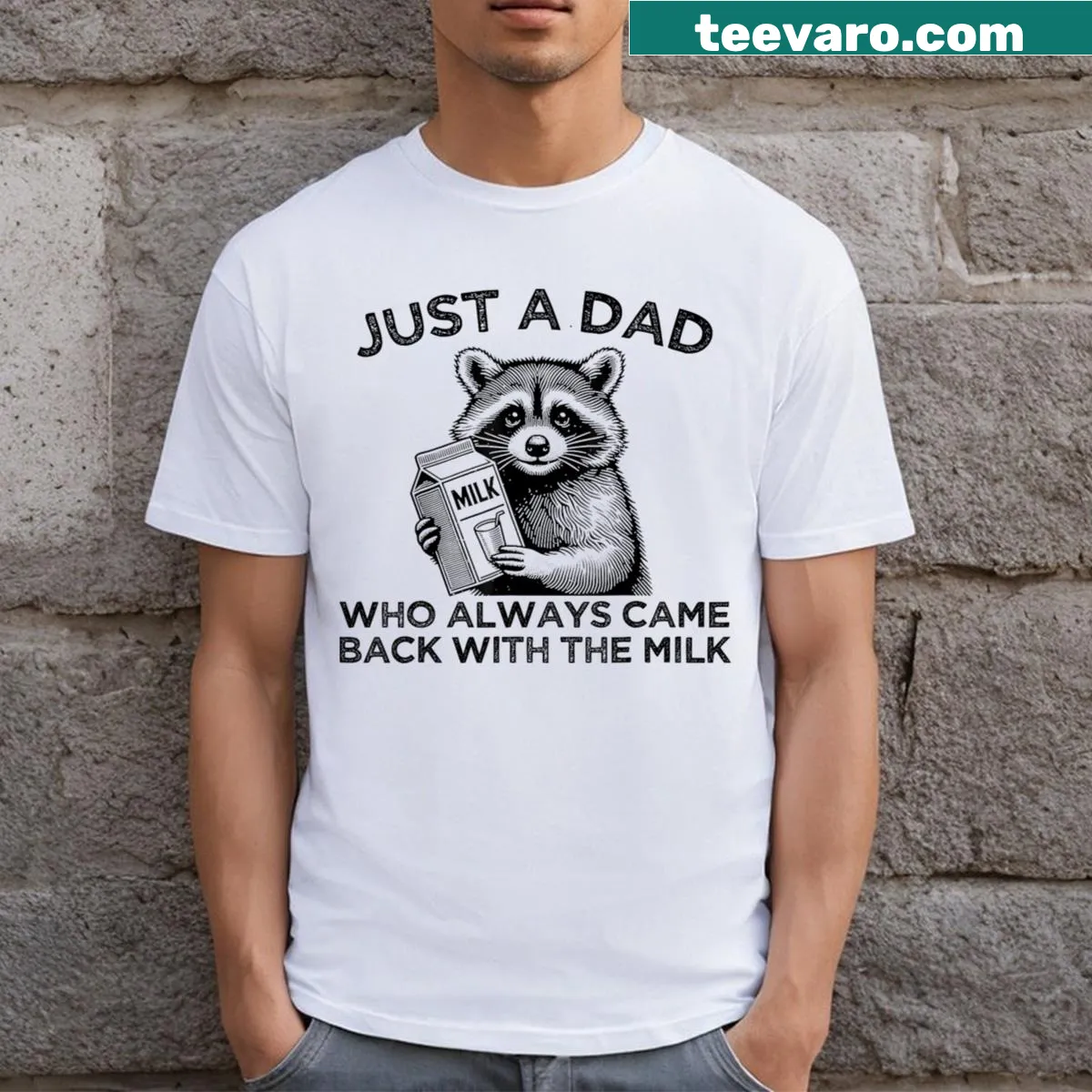 Raccoon with humorous text about fatherhood on t-shirt — on a men's t-shirt