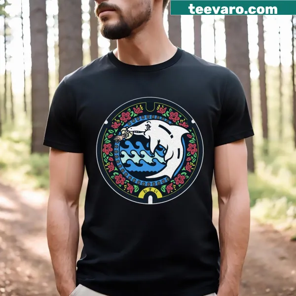 Illustration of Minamisanriku manhole cover art on a T-shirt