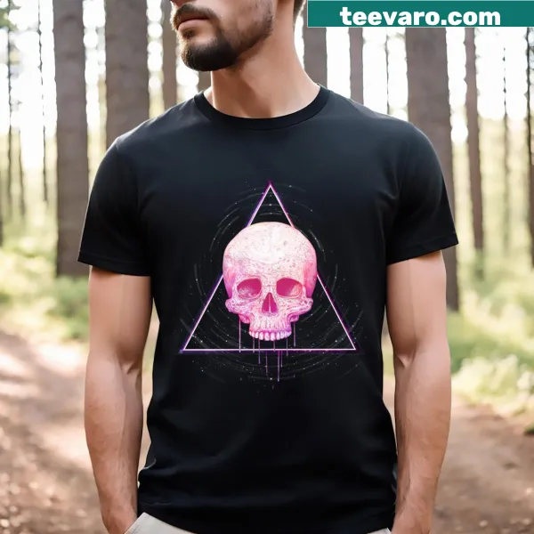 Skull design in a triangle on black T-shirt