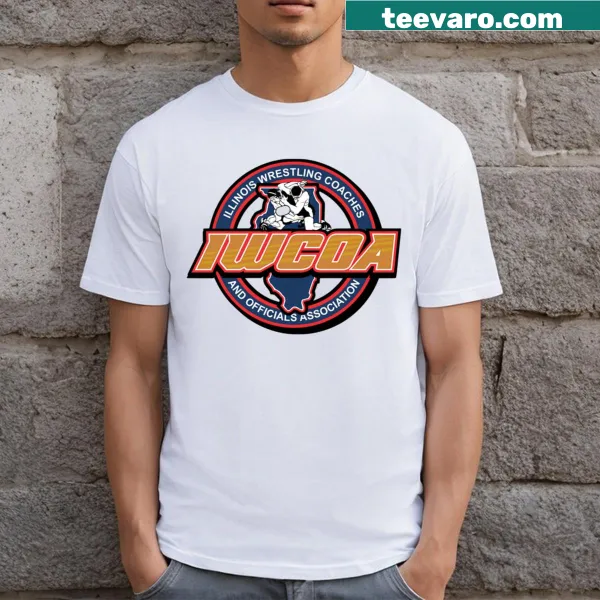Illinois Wrestling t-shirt featuring bold athletic typography.