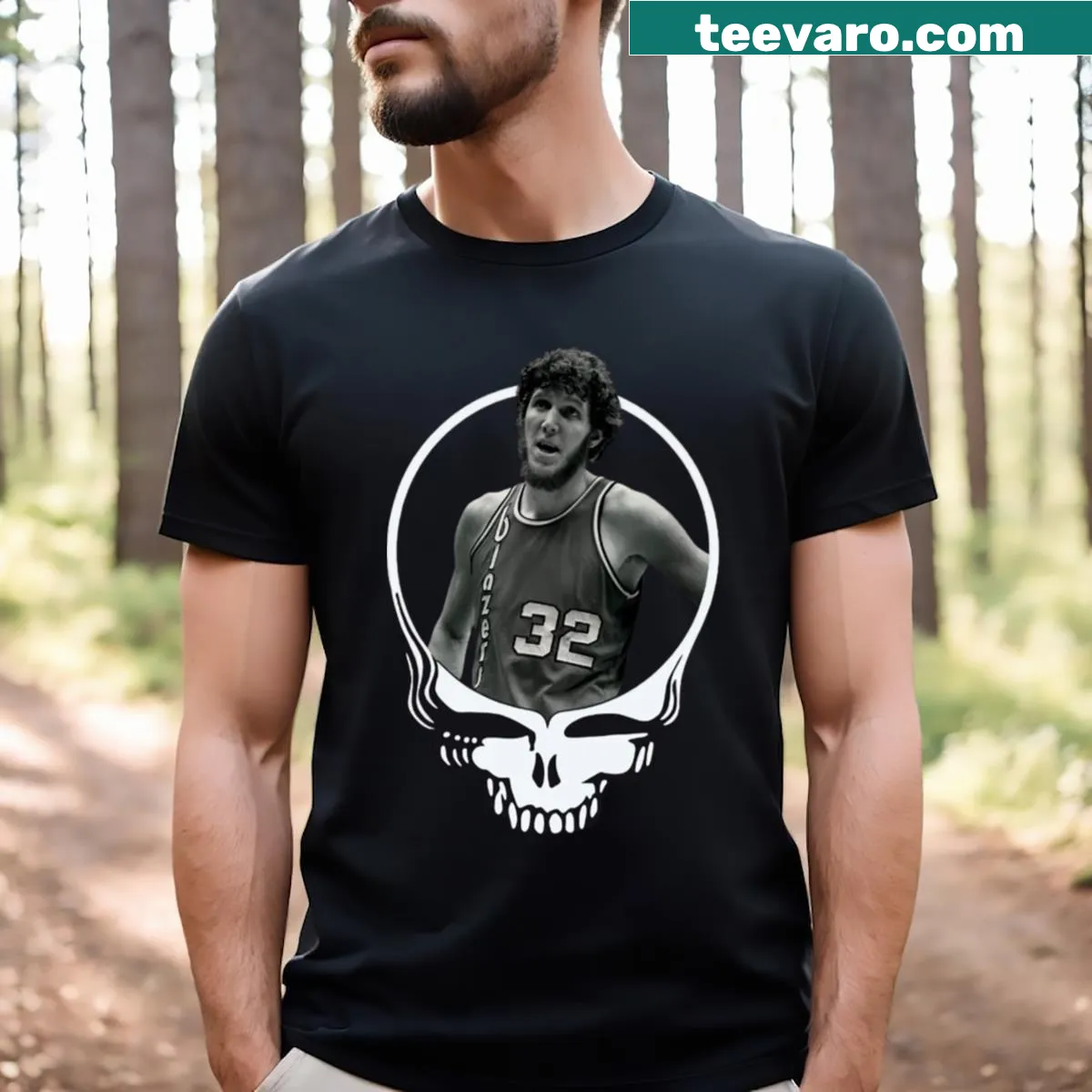 Bill Walton 32 Essential t-shirt with bold graphic — on a men's t-shirt