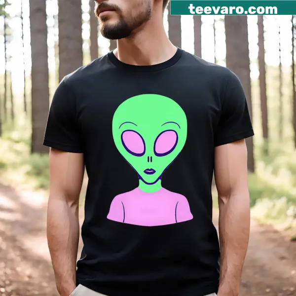 Boldly printed 'Aliens Are Real' text on T-shirt