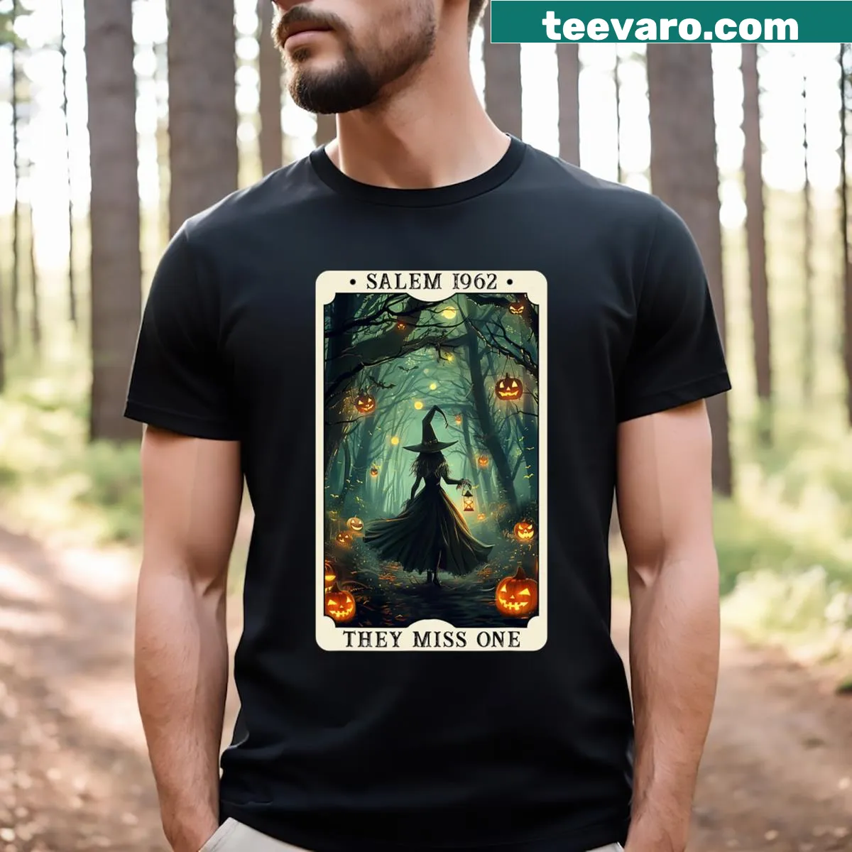 Illustration of a Tarot card featuring a witch from Salem 1692 for Halloween — on a men's t-shirt