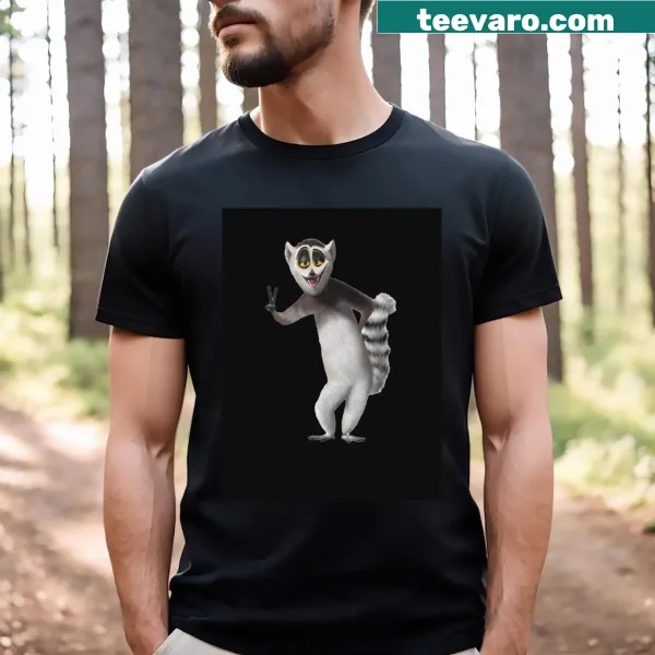 Cartoon King Julien in a chef hat on a baking-themed T-shirt