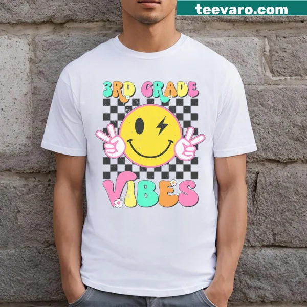 Cute smiley face illustration on back to school T-shirt for kids