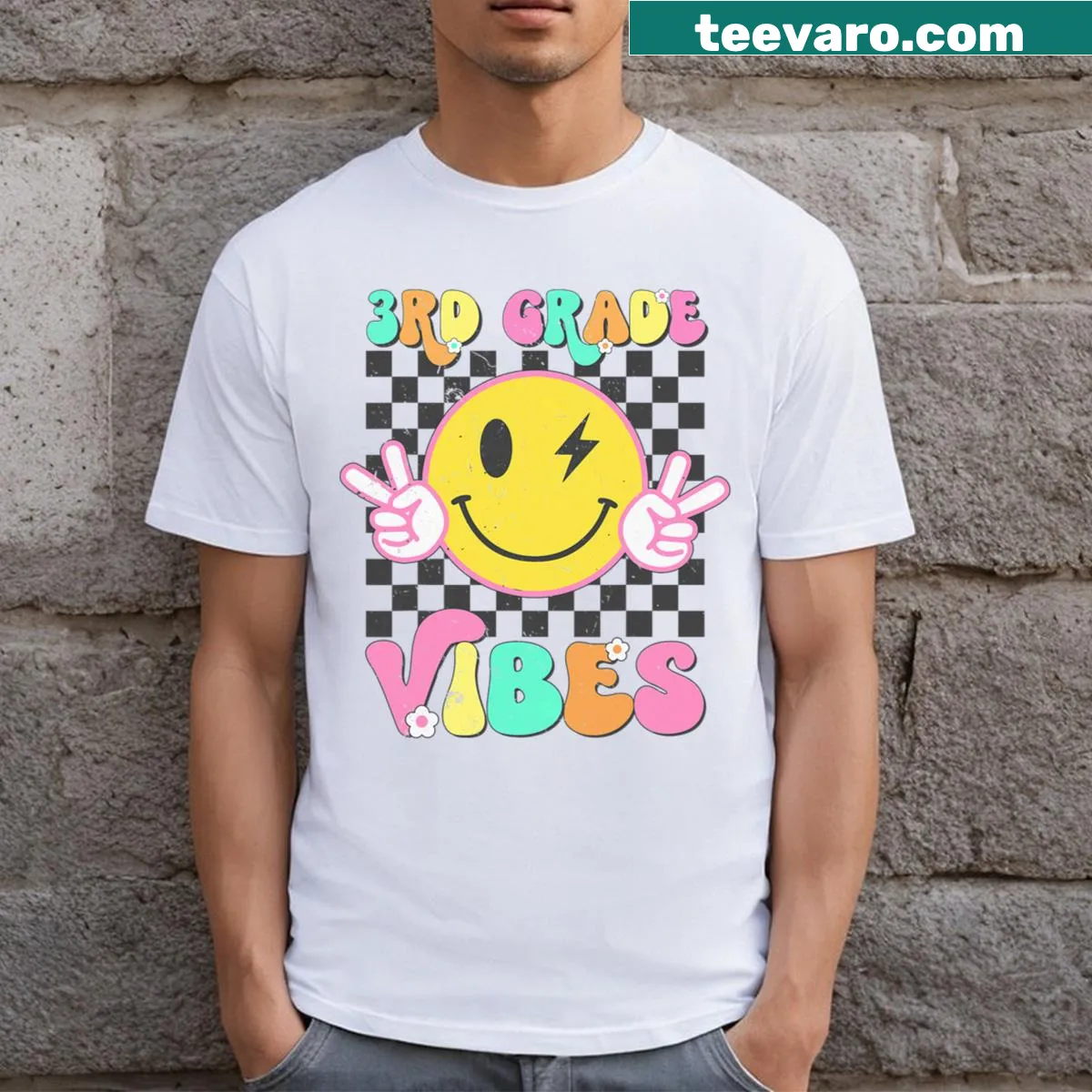 Cute smiley face illustration on back to school T-shirt for kids — on a men's t-shirt