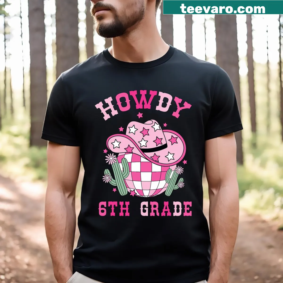 Teacher shirt with 'Howdy' design for sixth grade teachers, perfect for back-to-school — on a men's t-shirt