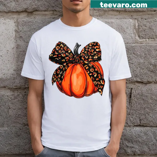 Cute pumpkin with coquette bow design T-shirt for Halloween