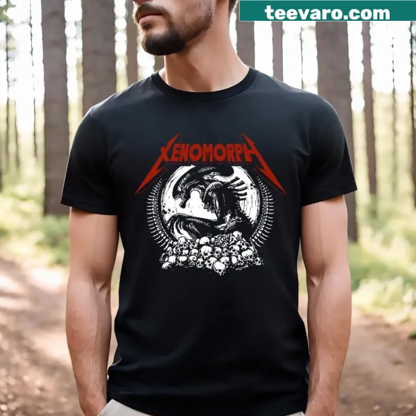 Illustration of a menacing Xenomorph alien on a T-shirt