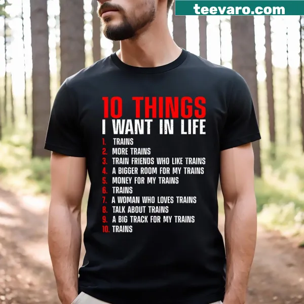 Illustration of a classic train on a T-shirt for model train lovers.