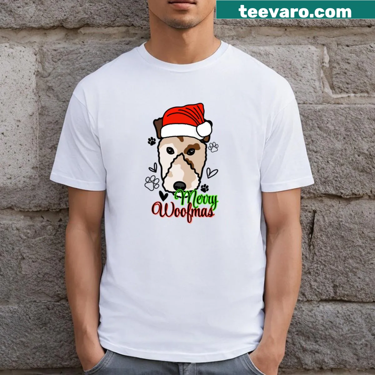Wire Fox Terrier wearing a Christmas hat in festive design — on a men's t-shirt
