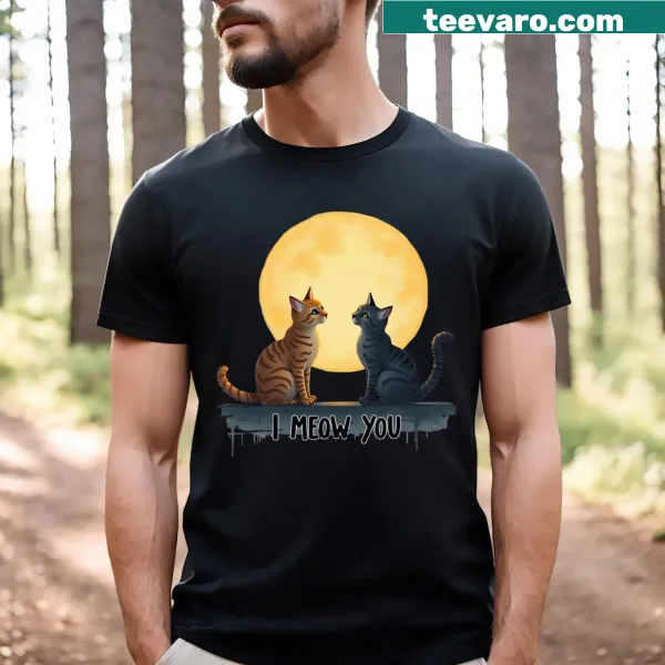 Basic t-shirt for cat lovers with a cute saying