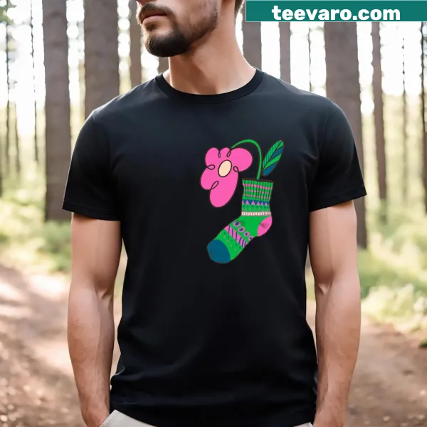 Floral design T-shirt celebrating nature and blooming flowers
