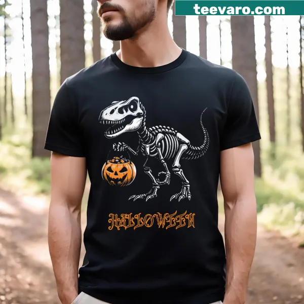 Retro Halloween Vampire T-shirt with vintage distressed design for spooky vibes