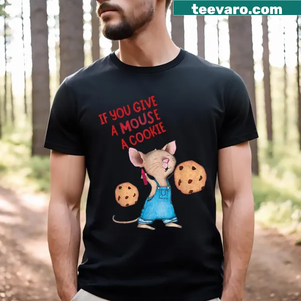 Illustration of a mouse with a cookie on kids' t-shirt