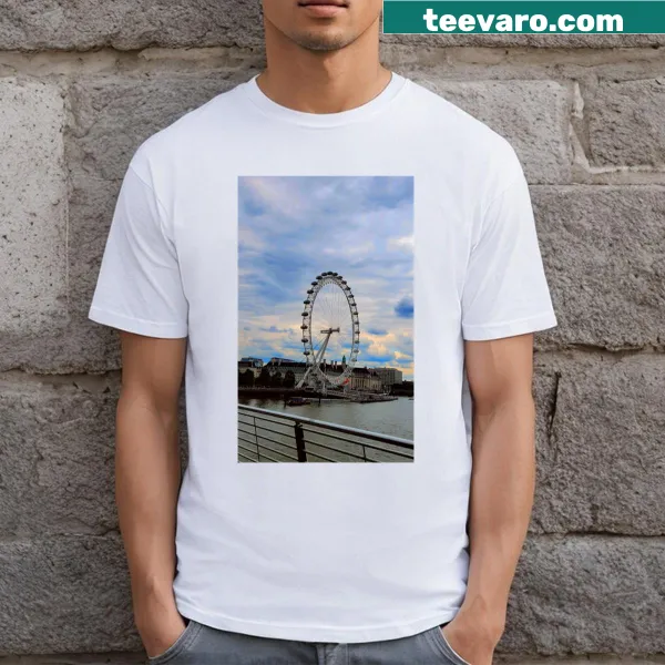 Long T-shirt featuring an illustration of the London Eye