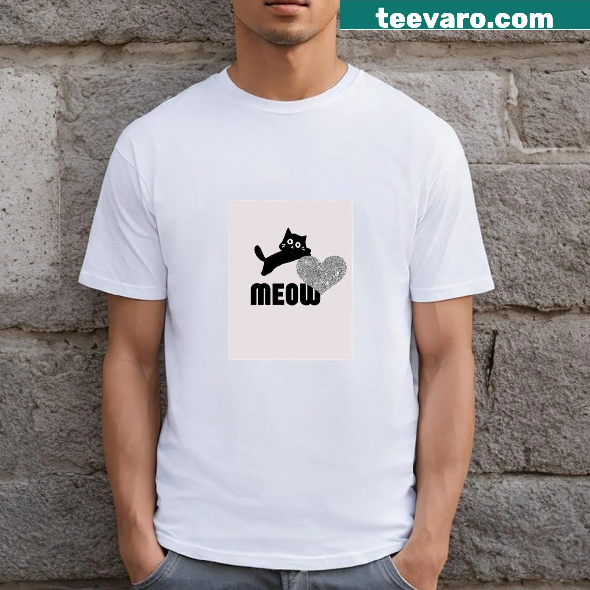 Playful cat design with glitter heart on a casual t-shirt — on a men's t-shirt