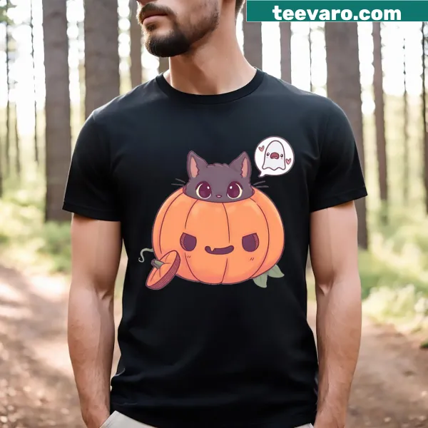 Gray t-shirt with an illustration of a kitty and a pumpkin
