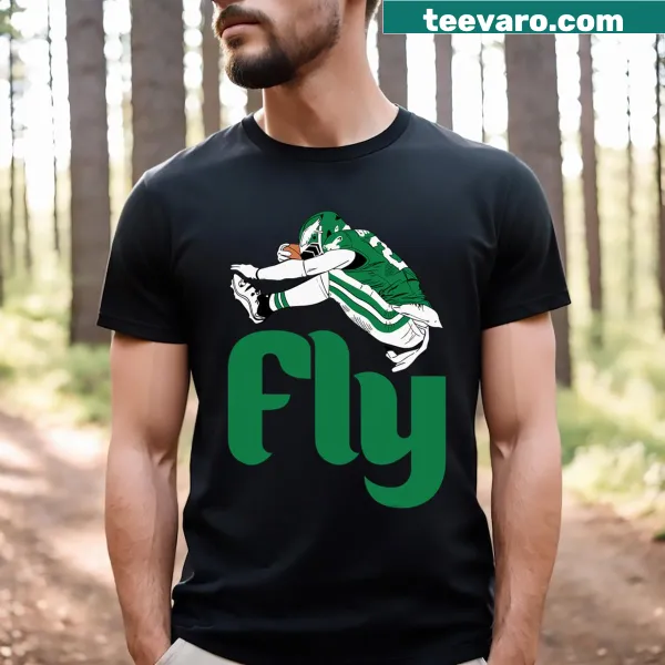 Graphic t-shirt with an eagle soaring design for children.