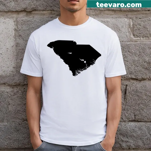 Stylish T-shirt featuring the silhouette of South Carolina