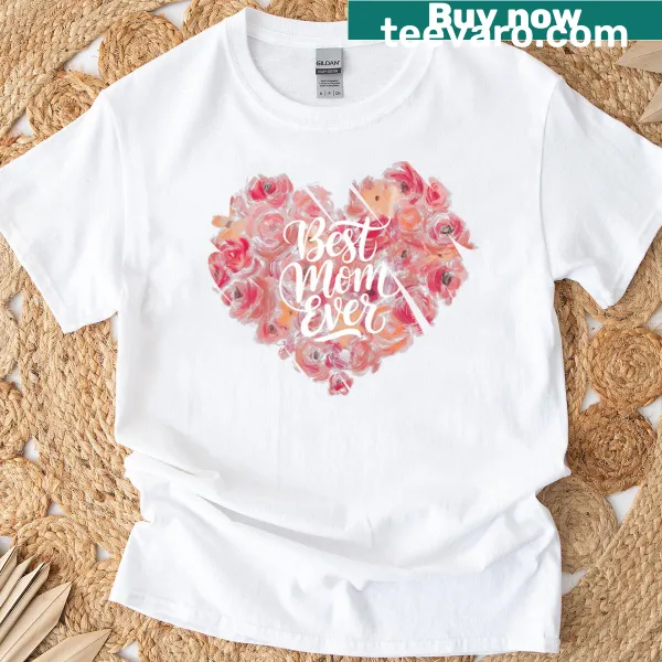 Artistic brushstroke design saying Best Mom Ever on a t-shirt