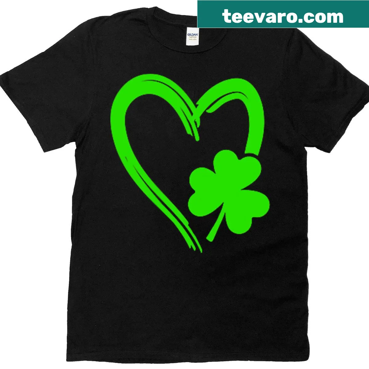 Illustrated heart and clover design for St. Patrick's Day. — on a men's t-shirt