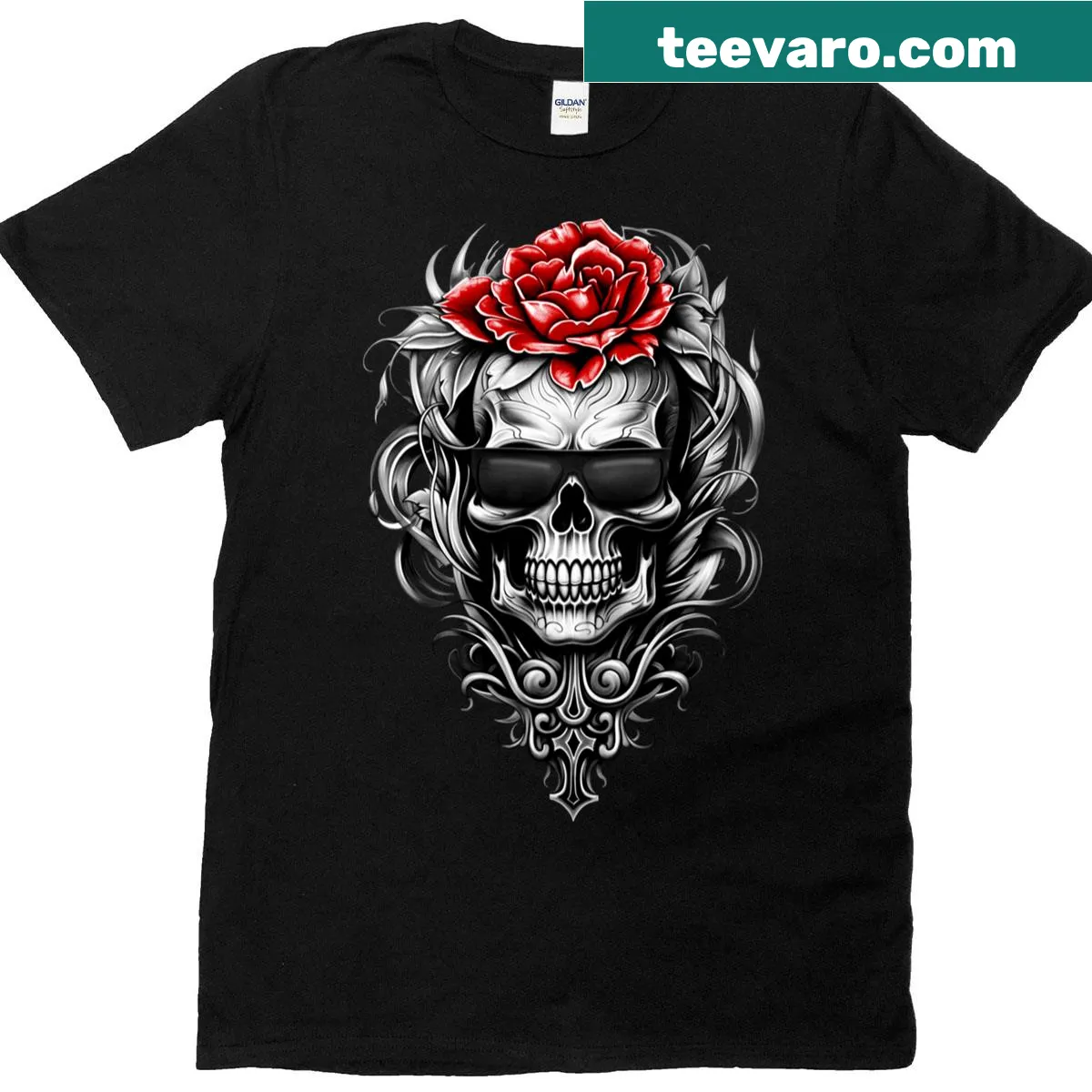 Gothic skull design with roses on a casual T-shirt. — on a men's t-shirt