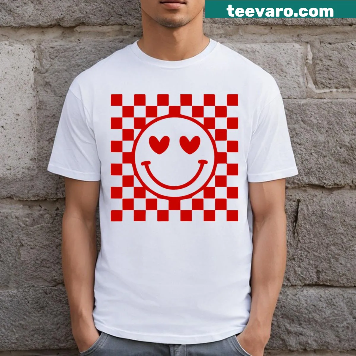 Cartoon smiley face graphic T-shirt for Valentine's Day