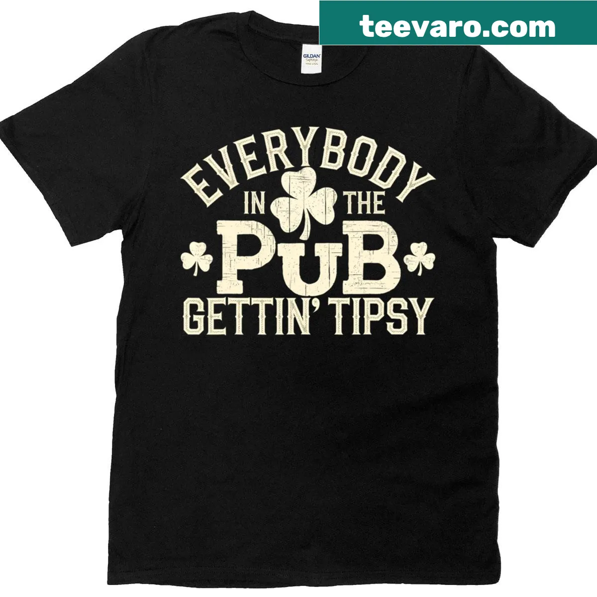 Cartoon design of people enjoying drinks for St. Patrick's Day on a T-shirt. — on a men's t-shirt