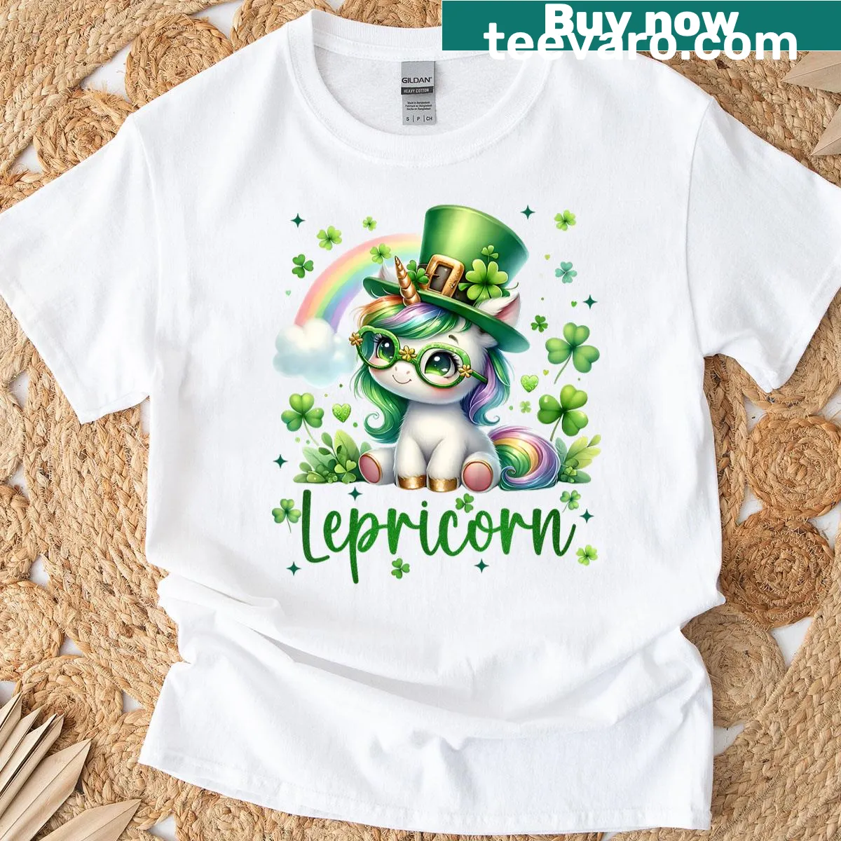 Cute unicorn and leprechaun T-shirt for girls celebrating St. Patrick's Day — on a men's t-shirt
