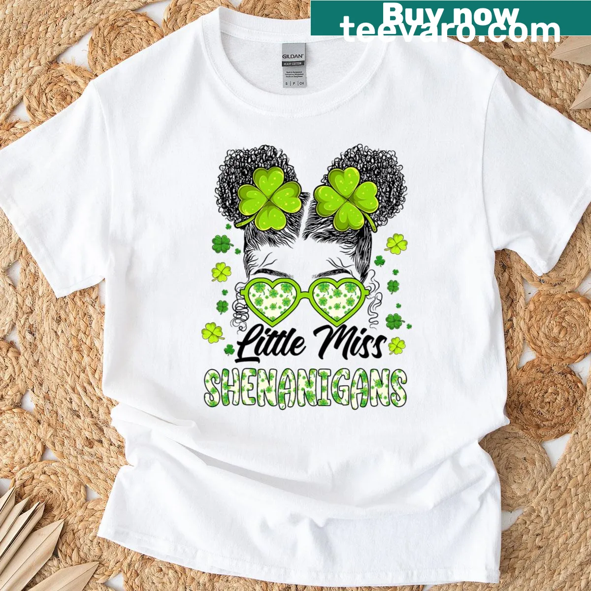 Afro girl with messy bun on St. Patrick's Day T-shirt. — on a men's t-shirt