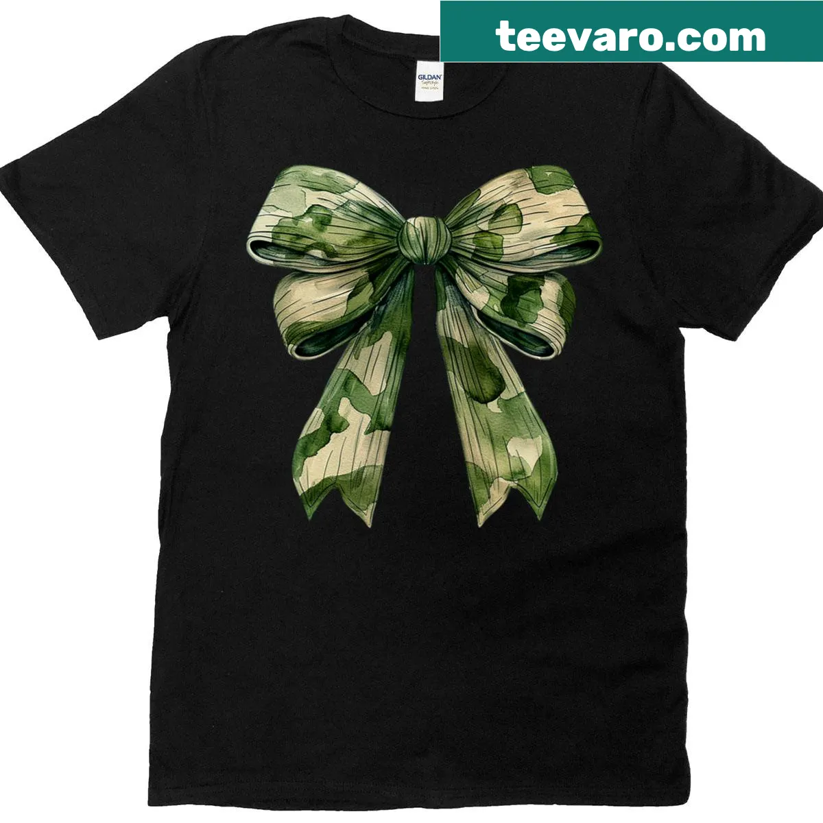 Camouflage T-shirt with coquette bow design for hunting girls — on a men's t-shirt