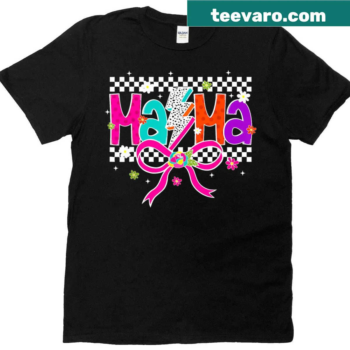 Retro style T-shirt with lightning bolt and checkered bow for Mama — on a men's t-shirt