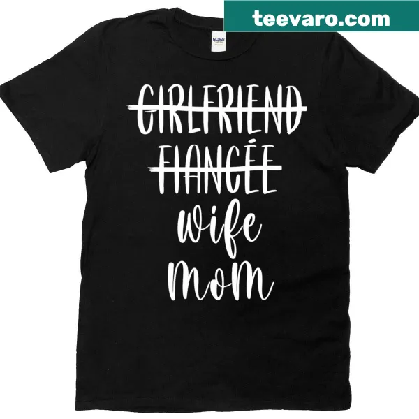 T-shirt with a playful pregnancy announcement graphic for moms