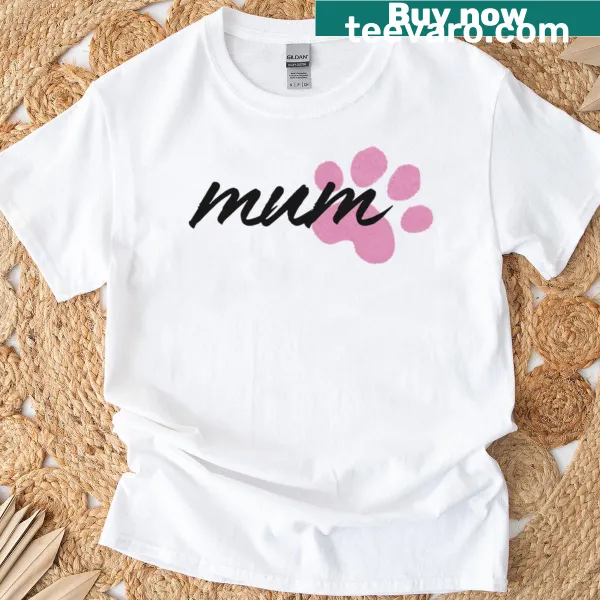 Typography t-shirt with the phrase 'Mum Ya Luv'
